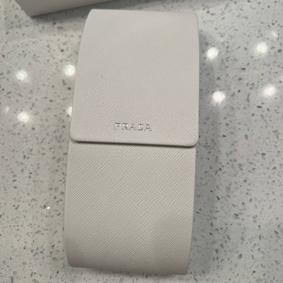 NEW Prada PR 17WF 1AB5S0 Black
Rectangle Unisex Sunglasses - Picture 8 of 14